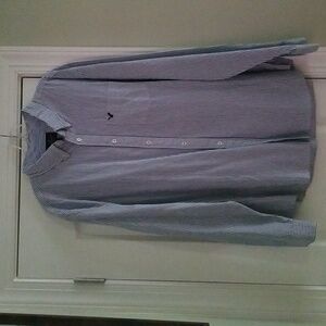 NWOT. American Eagle classic fit button down.